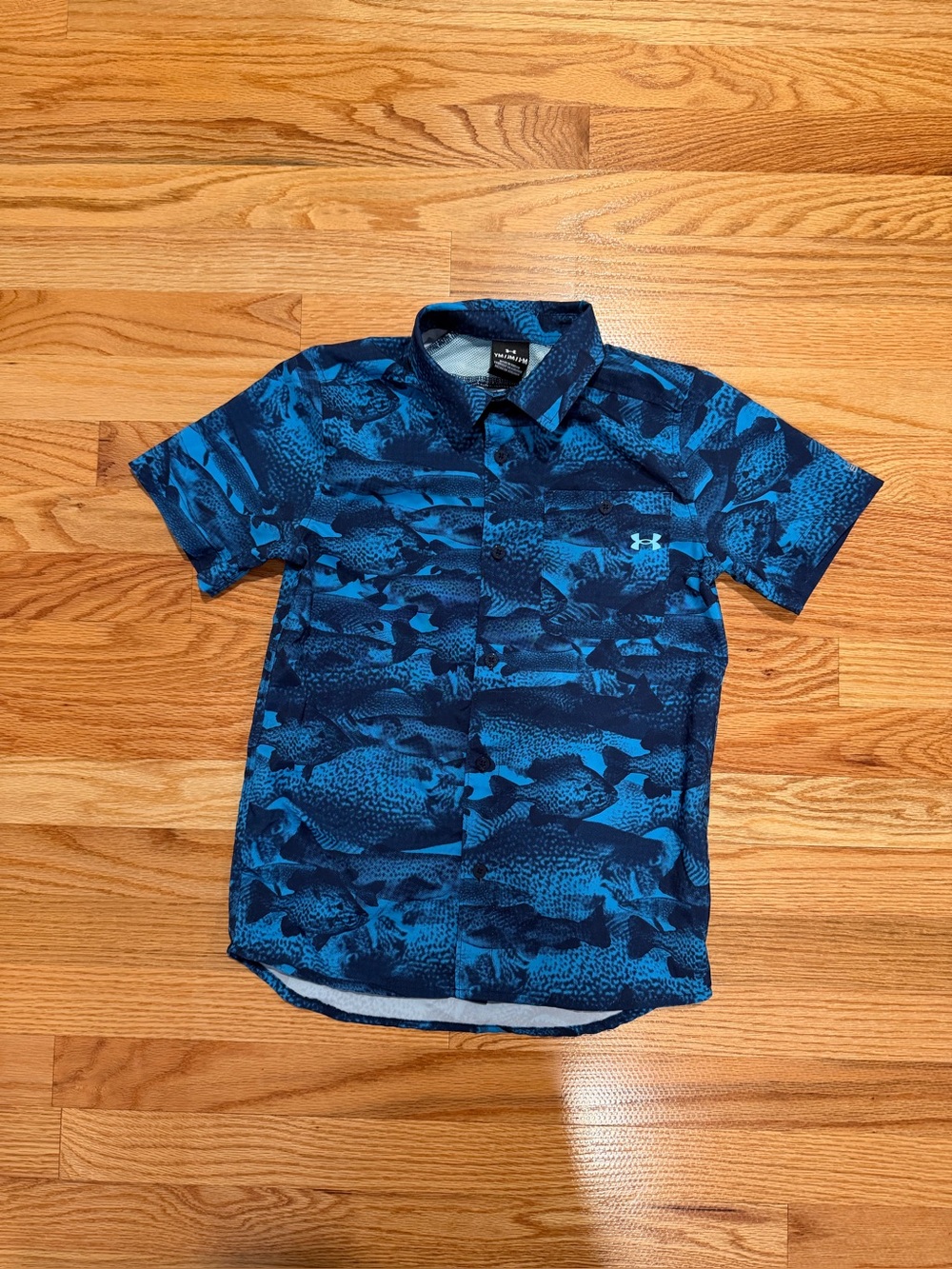 Under Armour Boys Fish Print Button-Up Shirt Youth Medium Blue